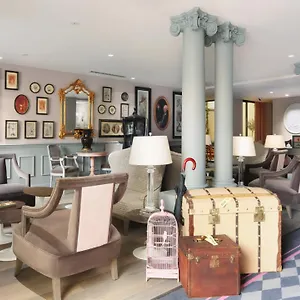 **** Hotel La Maison Favart France